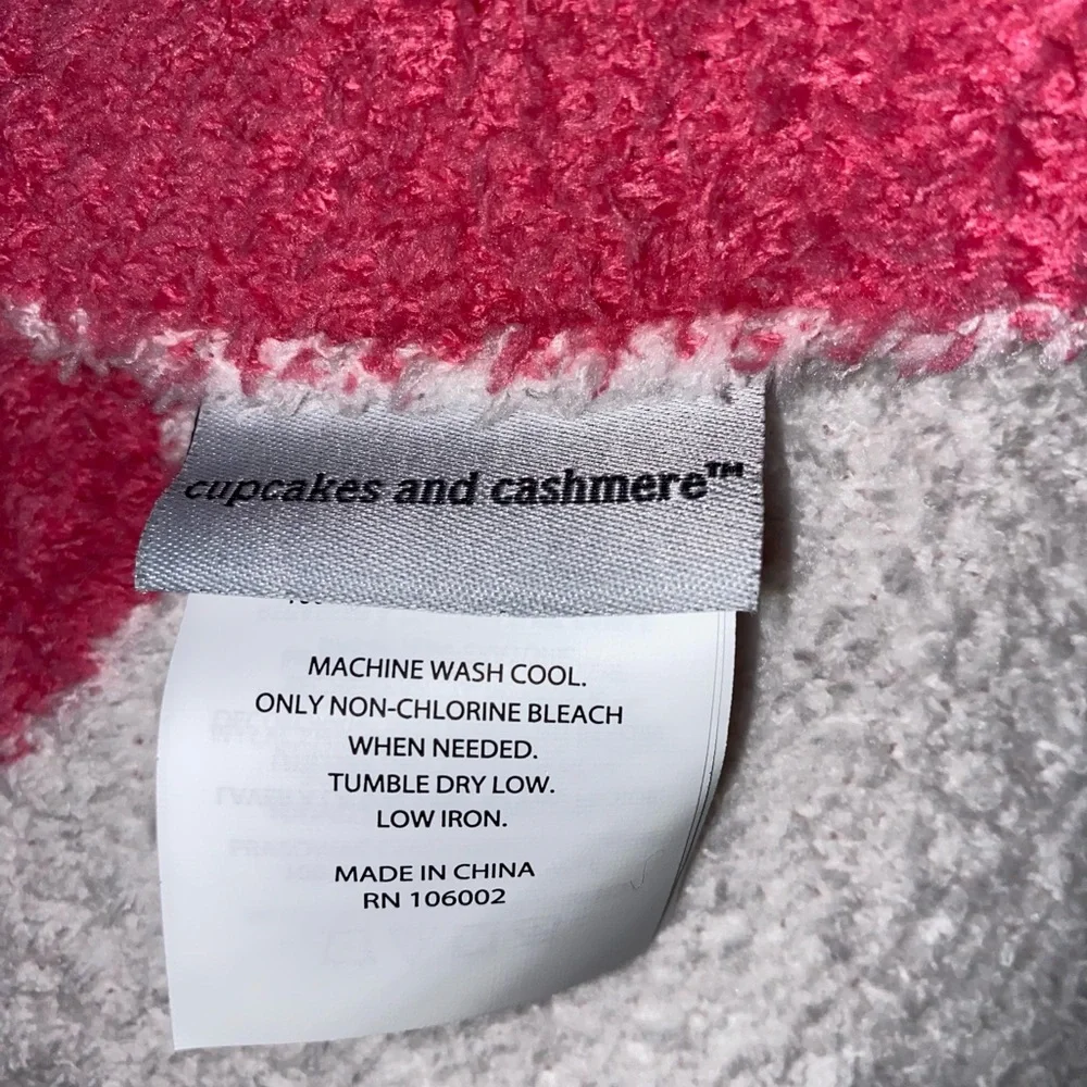 Ghost Blanket Pink Very Soft White Throw NWT Cupcakes Cashmere Halloween Boo